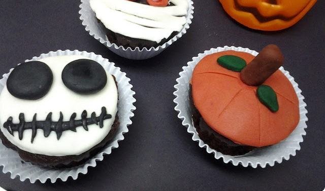 Cupcakes Fantasmagóricos de chocolate para o Halloween
